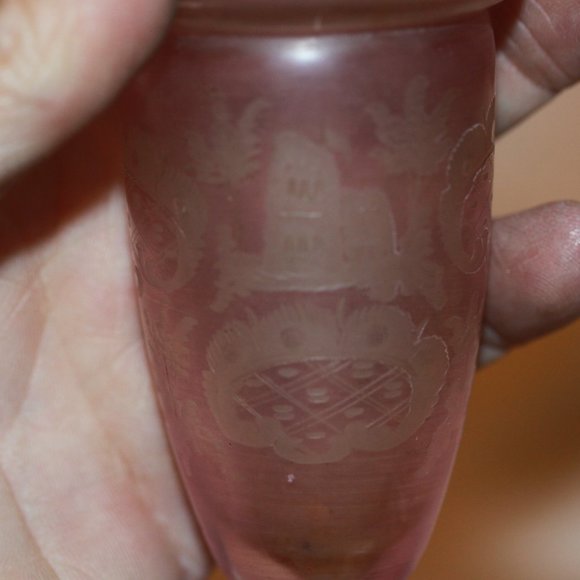 BOHEMIAN CZECH PINK SCENIC FLORAL ETCHED 6 1/4" BUD SMALL VASE - Picture 2 of 4